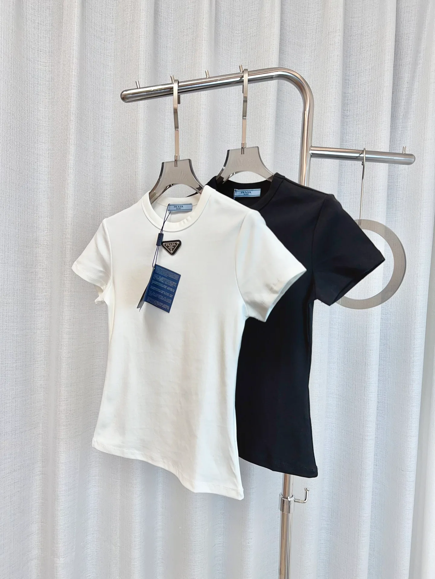 Футболки Женские Prada 25636