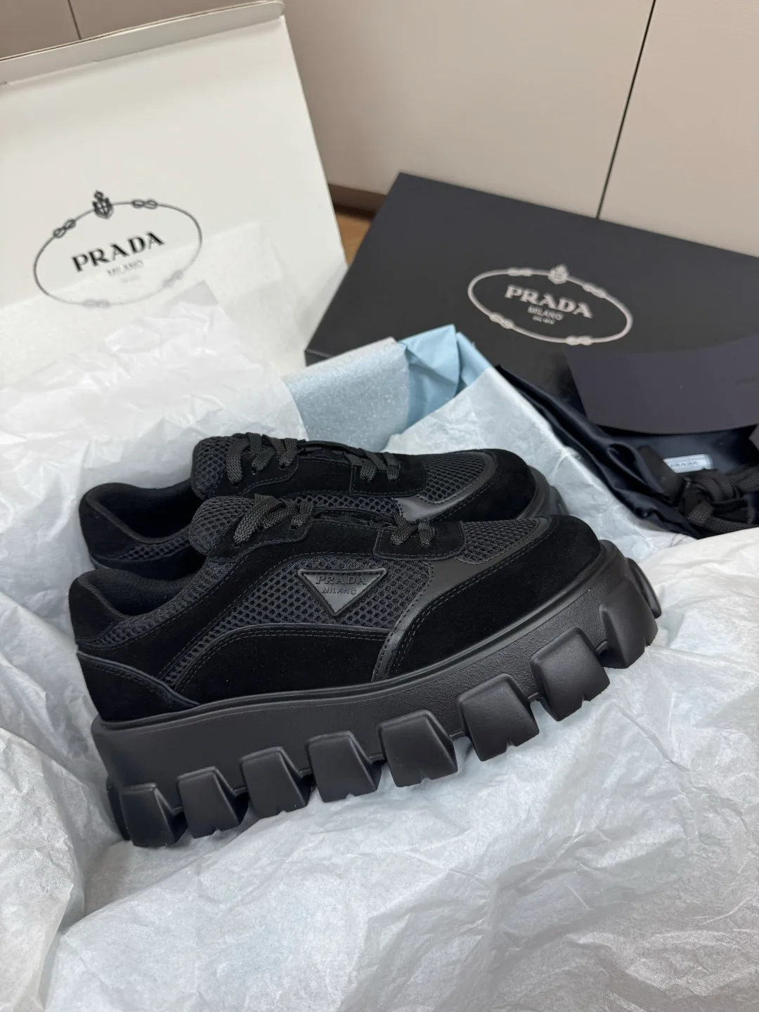 Кроссовки Женские Prada 18554590