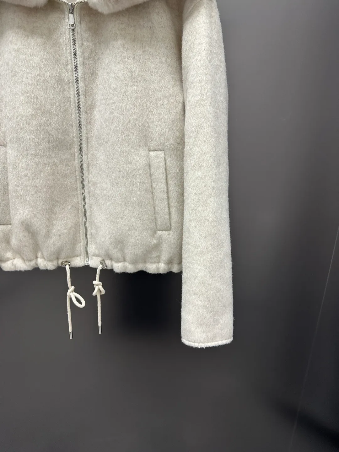 Куртки И Пуховики Женские Loro Piana 18702452