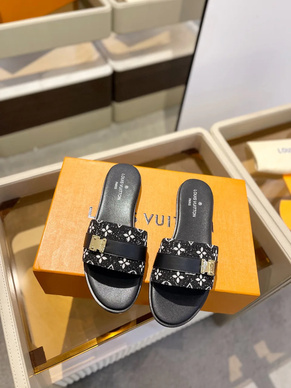 Сандалии Женские Louis Vuitton 9623581