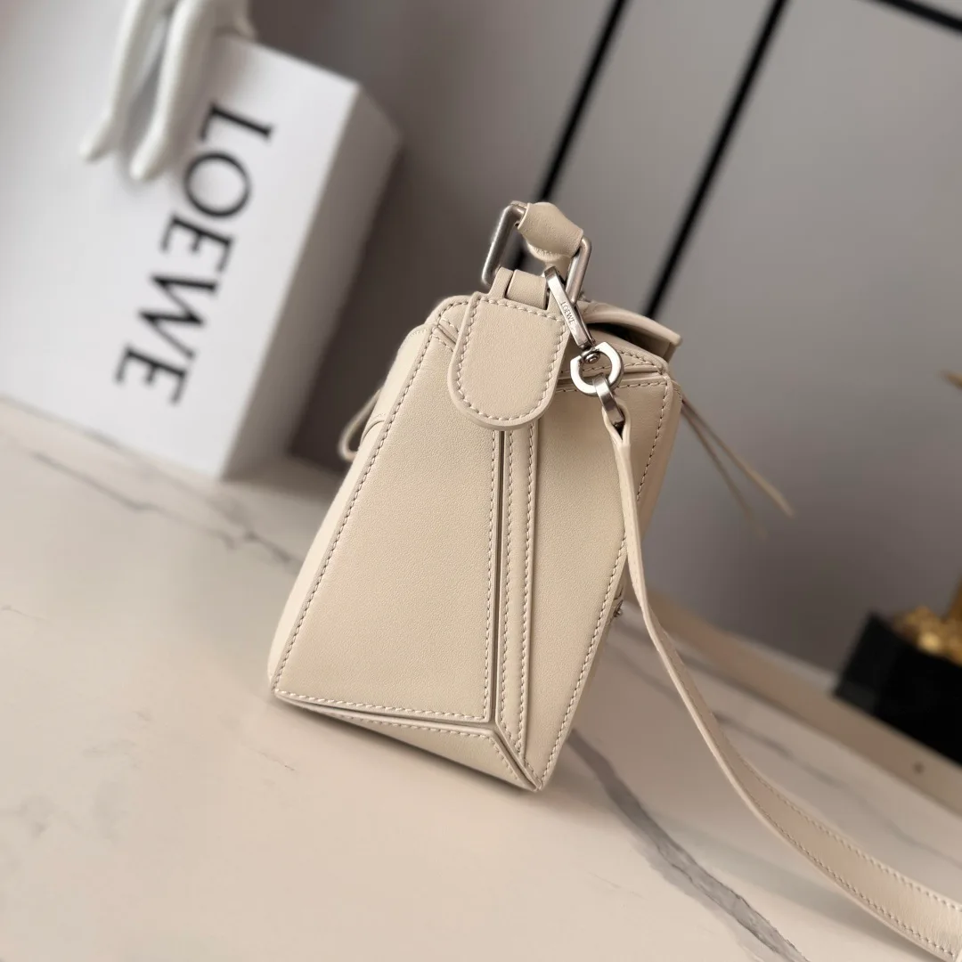 Классические Сумки Женские Loewe 18004238