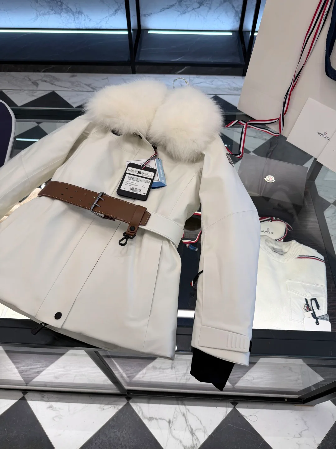 Куртки И Пуховики Женские Moncler 19336113