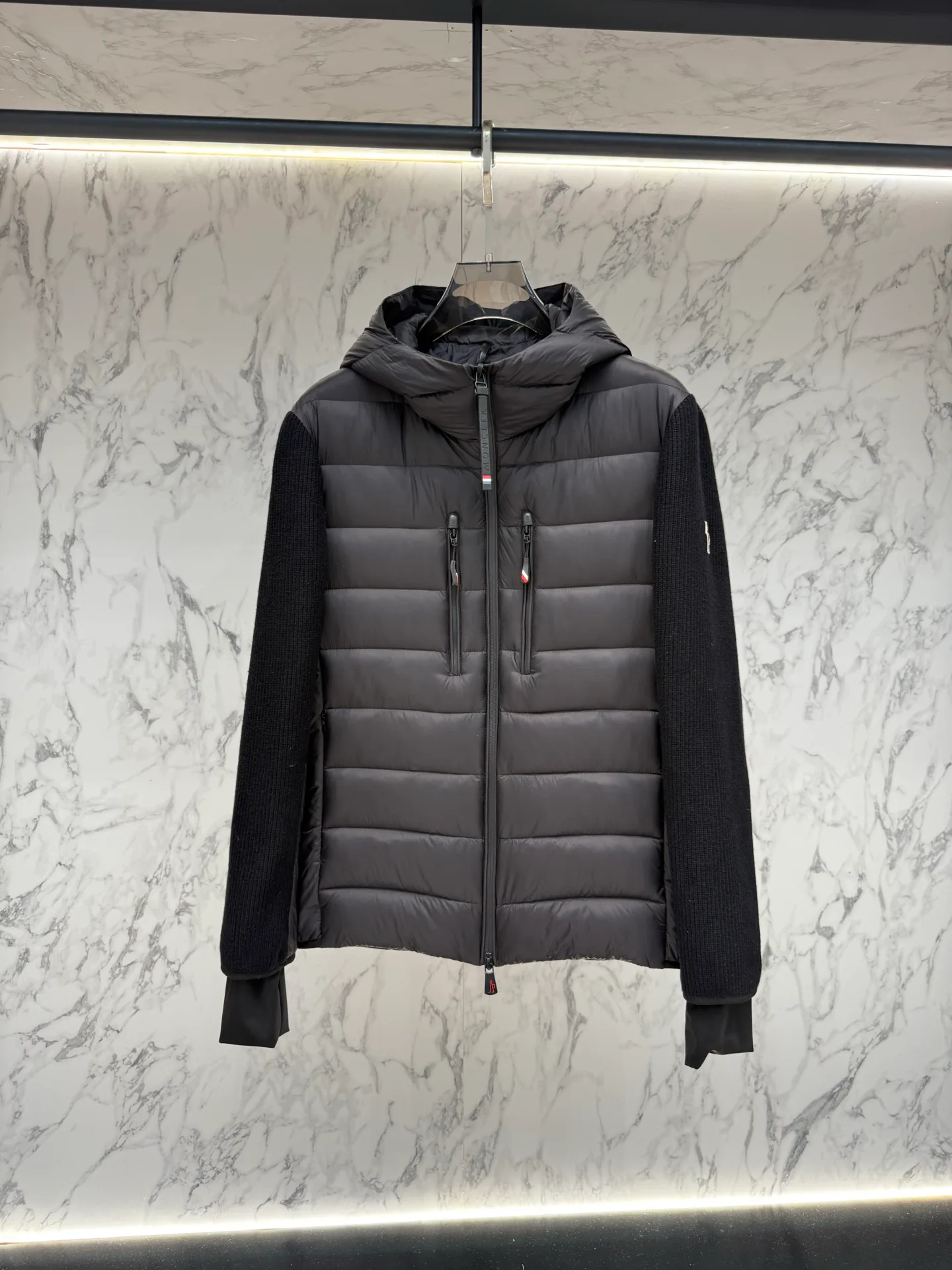 Куртки И Пуховики Мужские Moncler 18236931