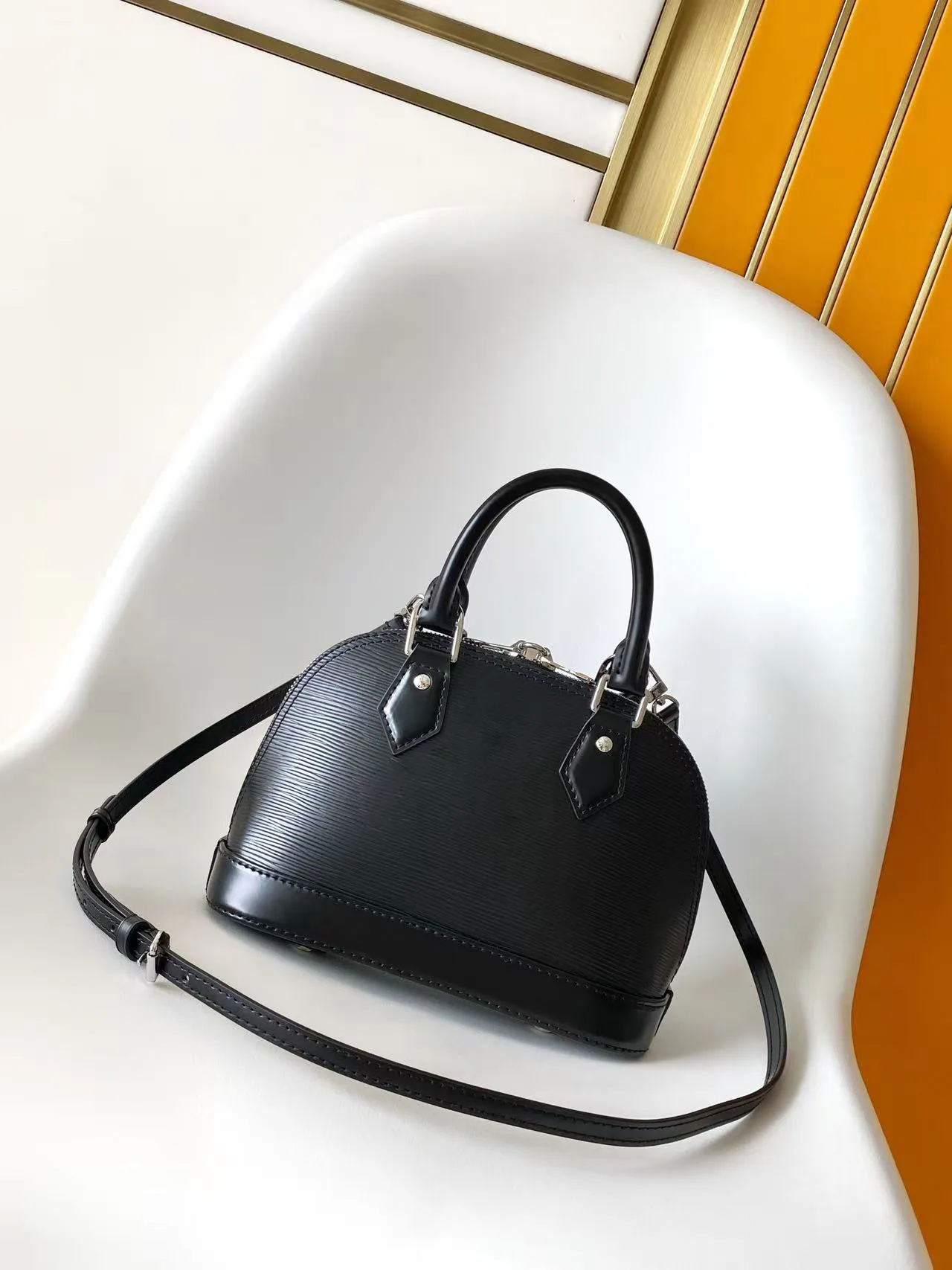 Сумки На Ремне Женские Louis Vuitton 546410