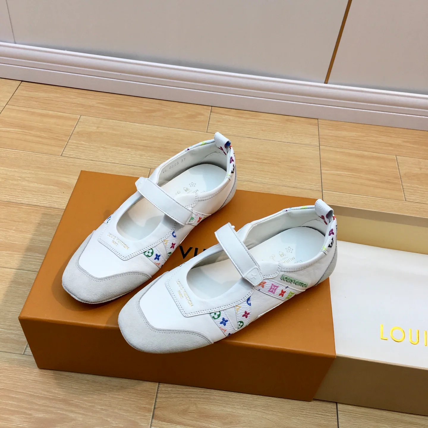 Балетки Женские Louis Vuitton 11410204