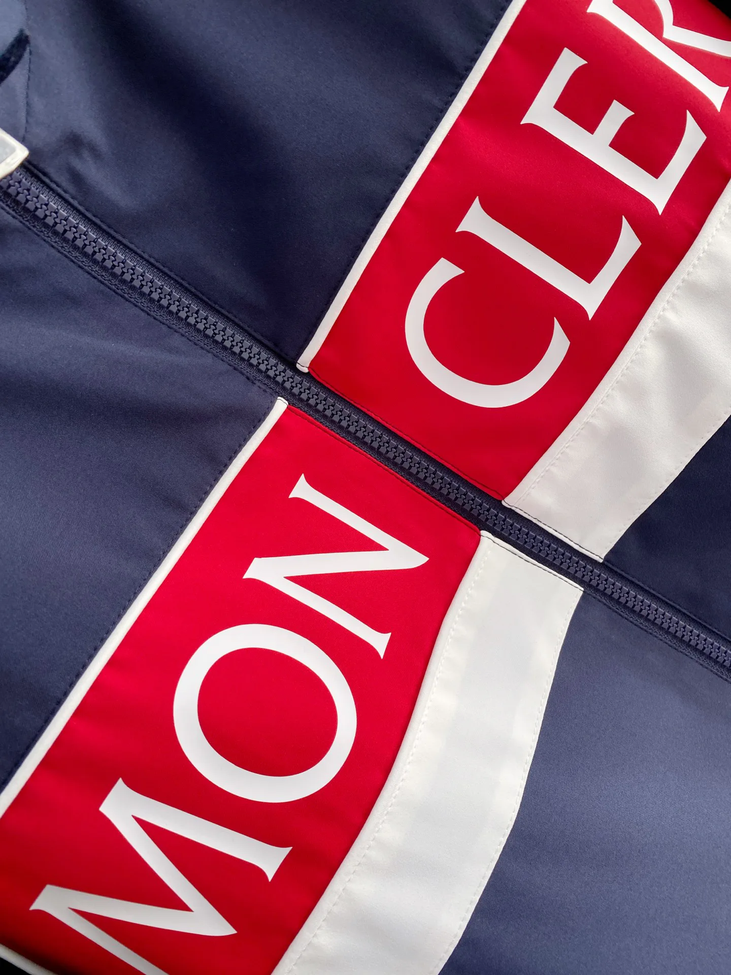 Куртки И Пуховики Мужские Moncler 3055120