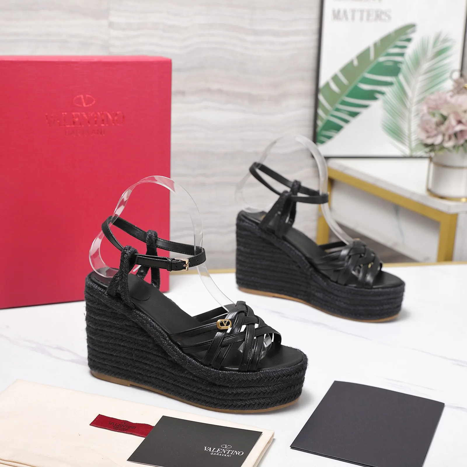 Босоножки Женские Valentino 18346927