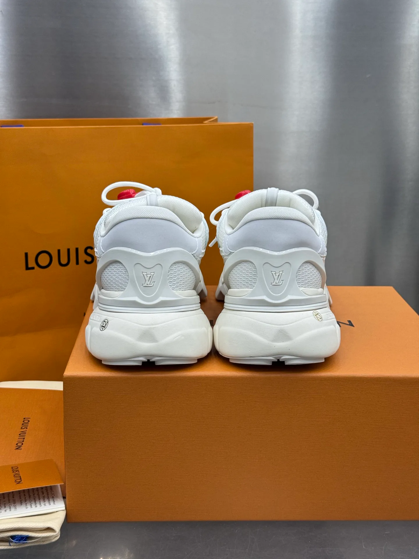 Кроссовки Мужские Louis Vuitton 18202620