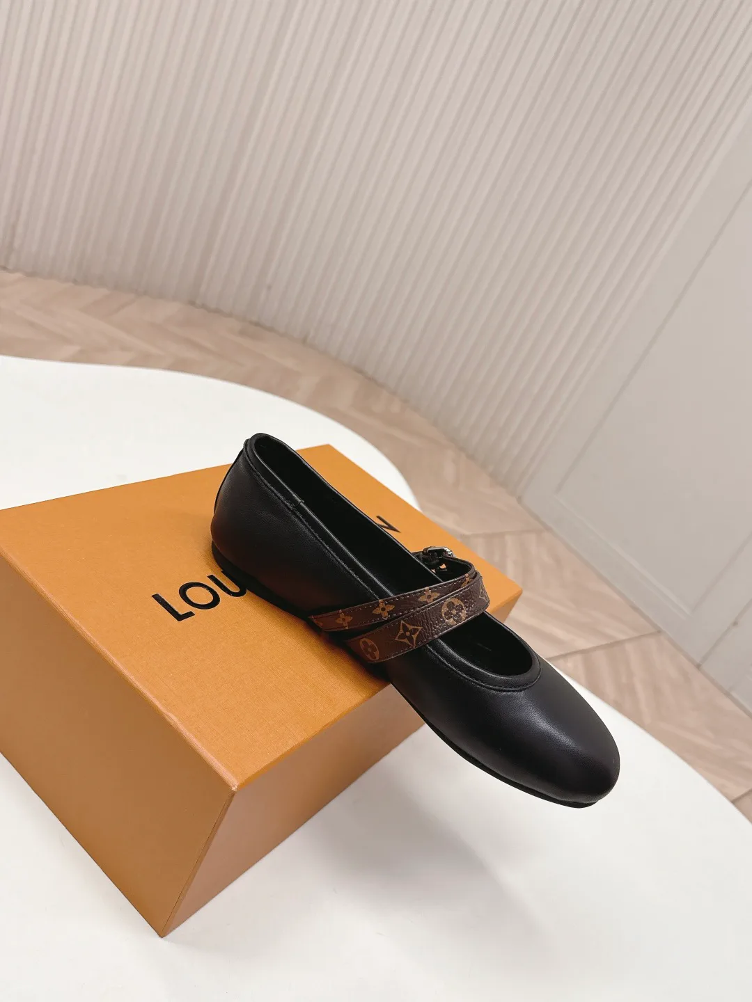 Туфли Женские Louis Vuitton 13553646