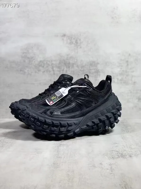 Кроссовки Женские Balenciaga 11670869