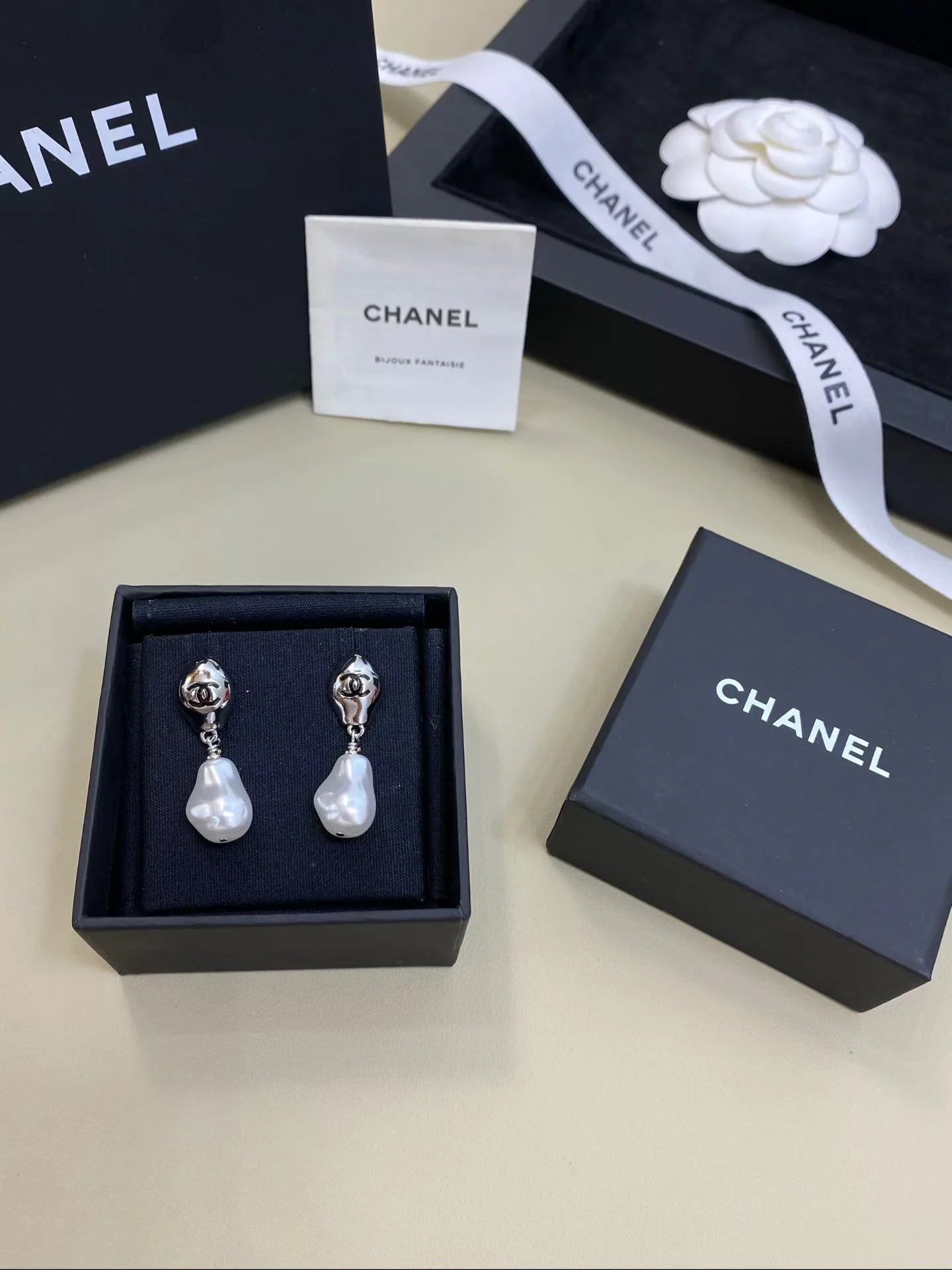 Бижутерия Chanel 17857359