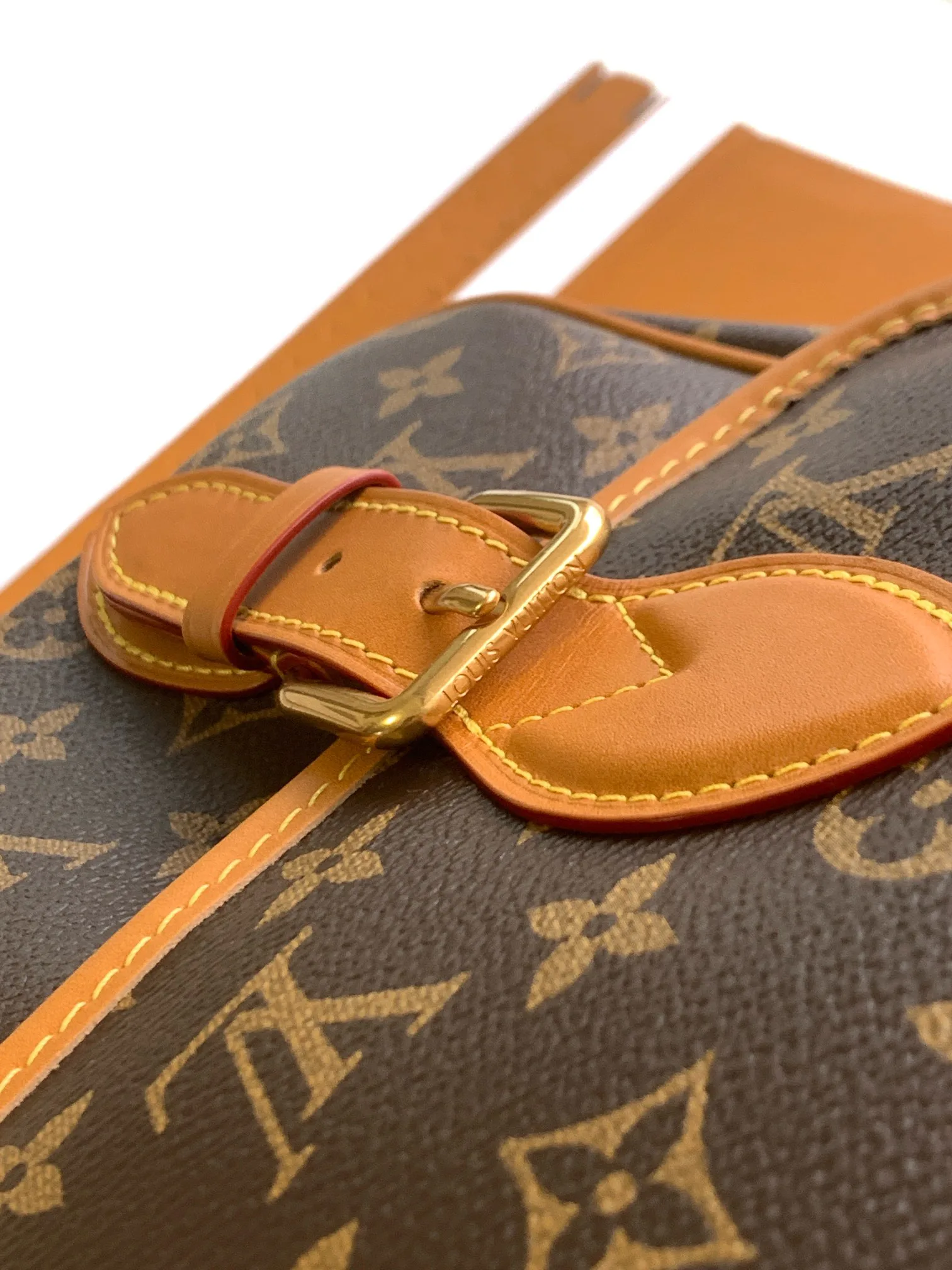 Сумки На Ремне Женские Louis Vuitton 10623914