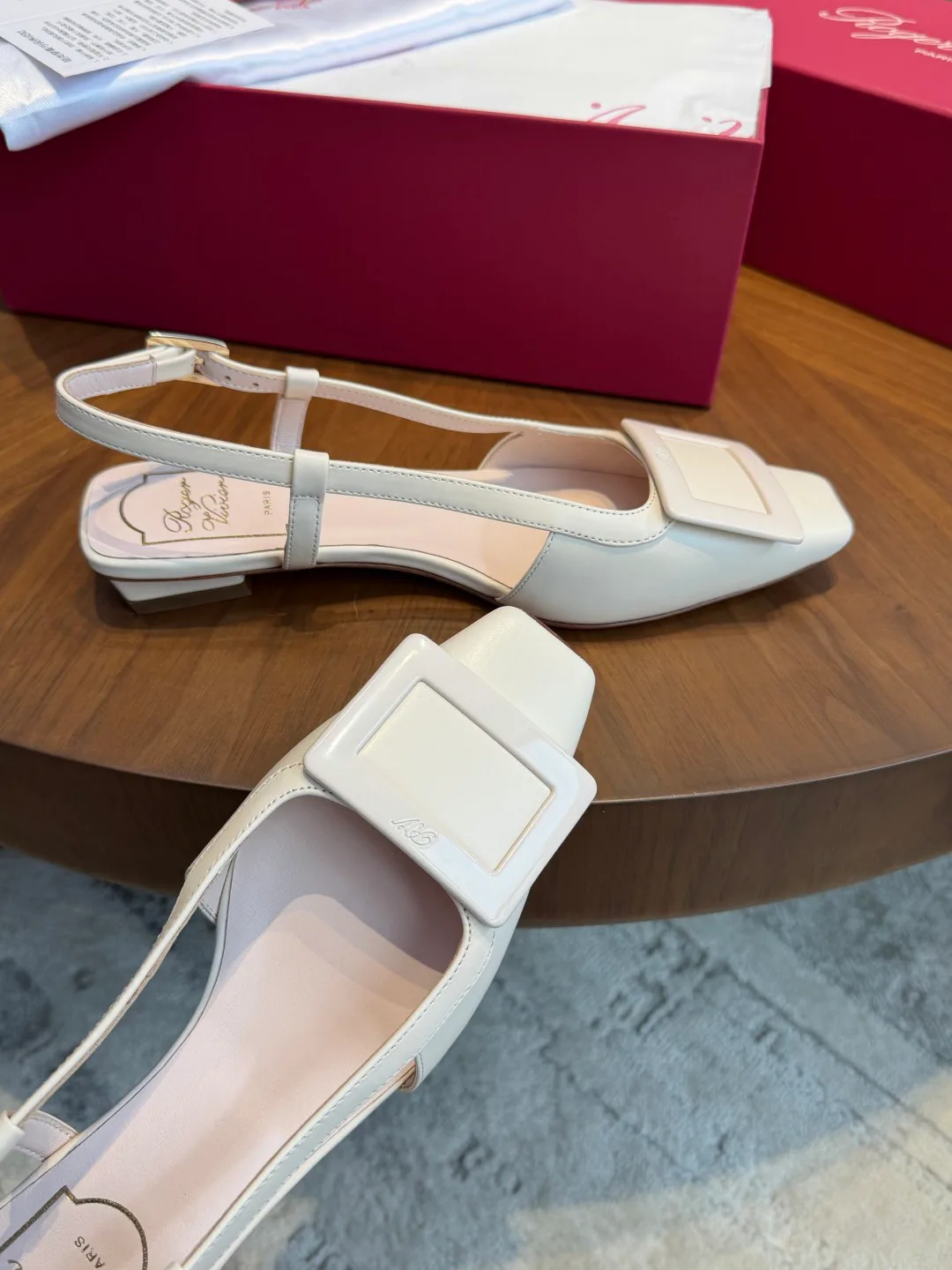 Босоножки Женские Roger Vivier 16848430