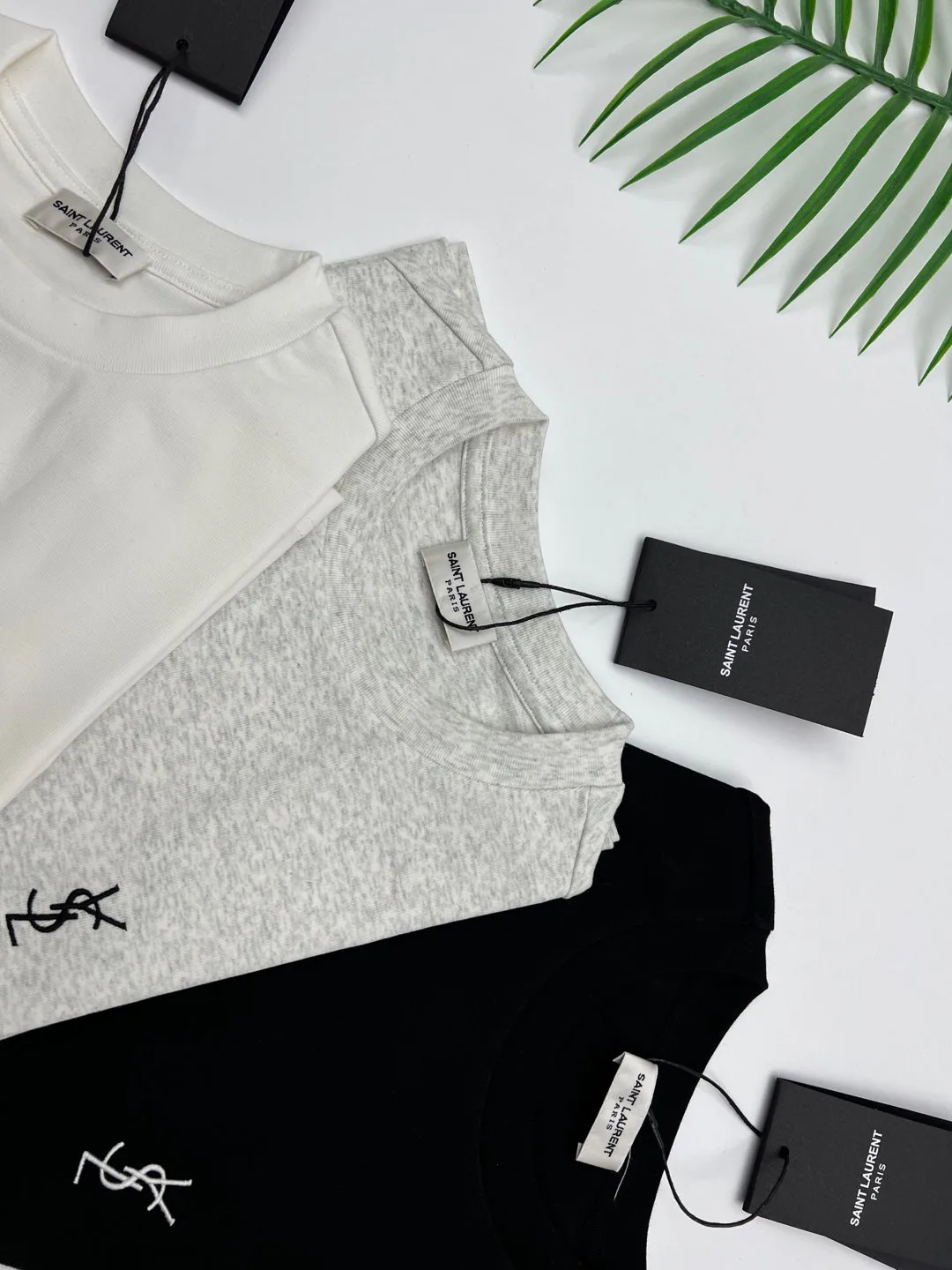 Футболки Женские Saint Laurent 19969592
