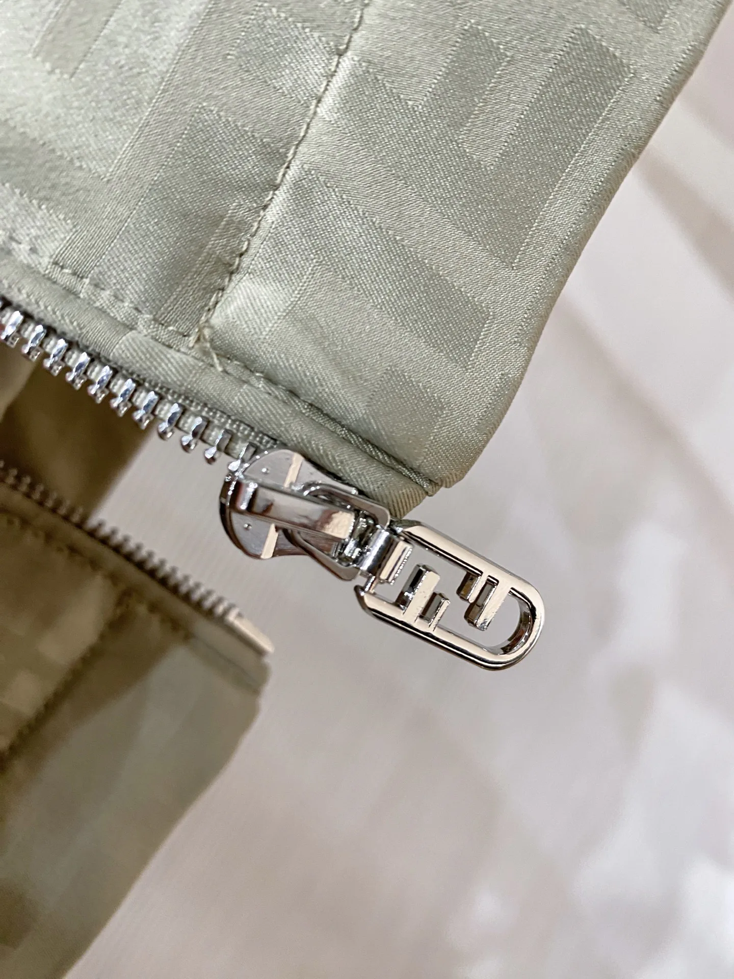 Куртки И Пуховики Мужские Fendi 10271908