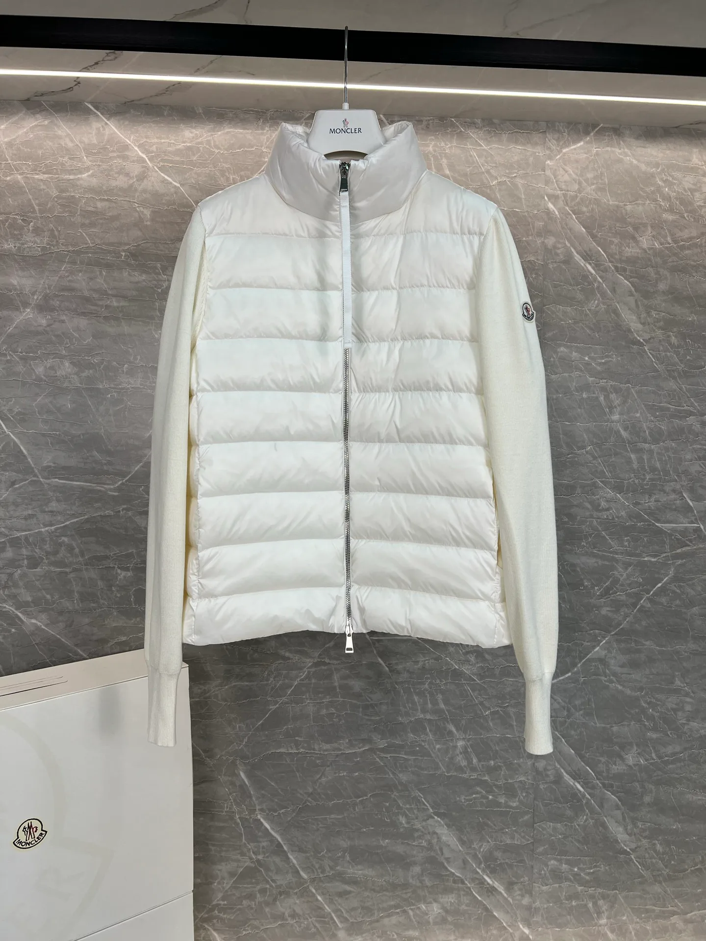 Куртки И Пуховики Женские Moncler 18599804