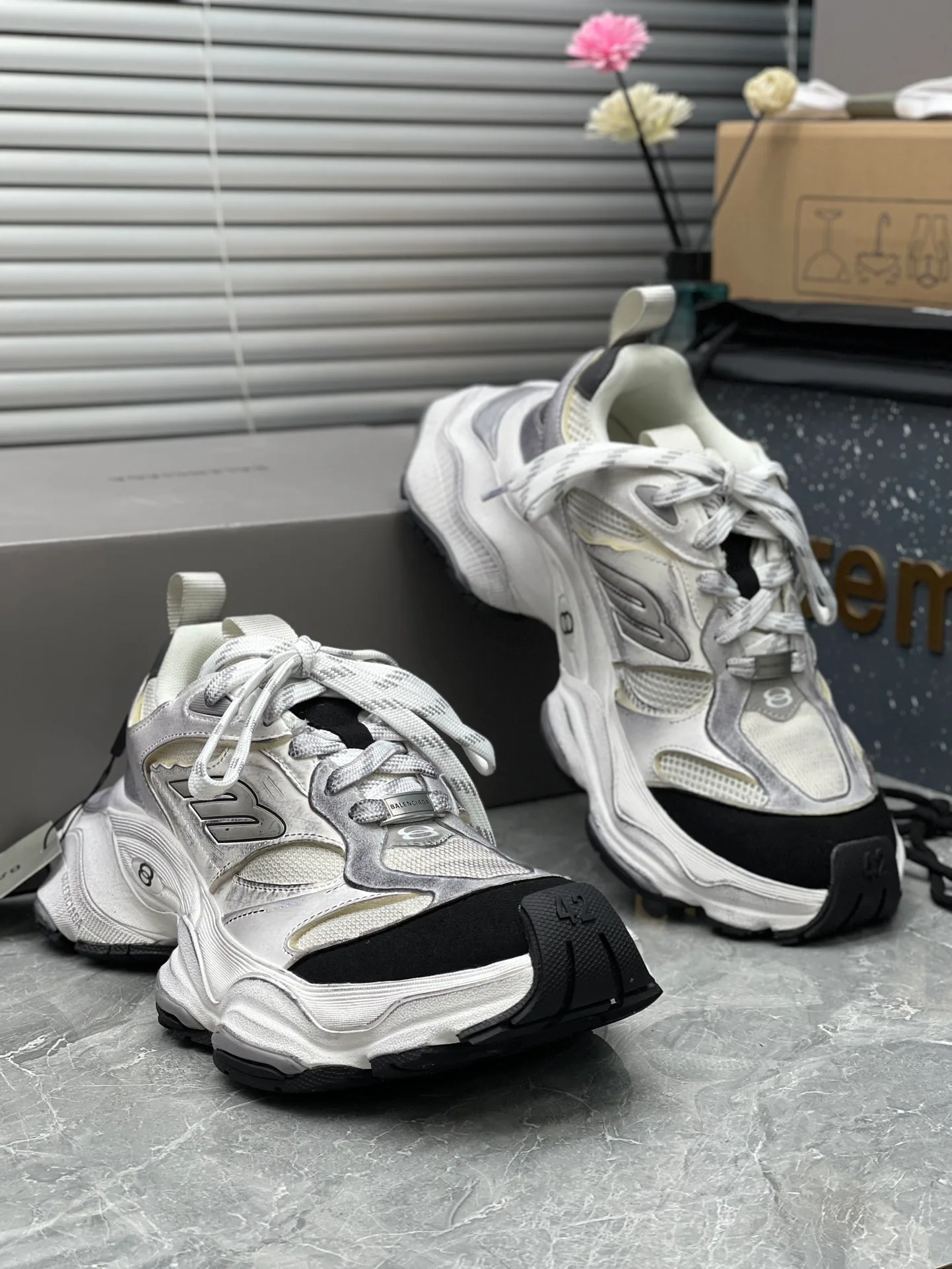 Кроссовки Женские Balenciaga 12799554