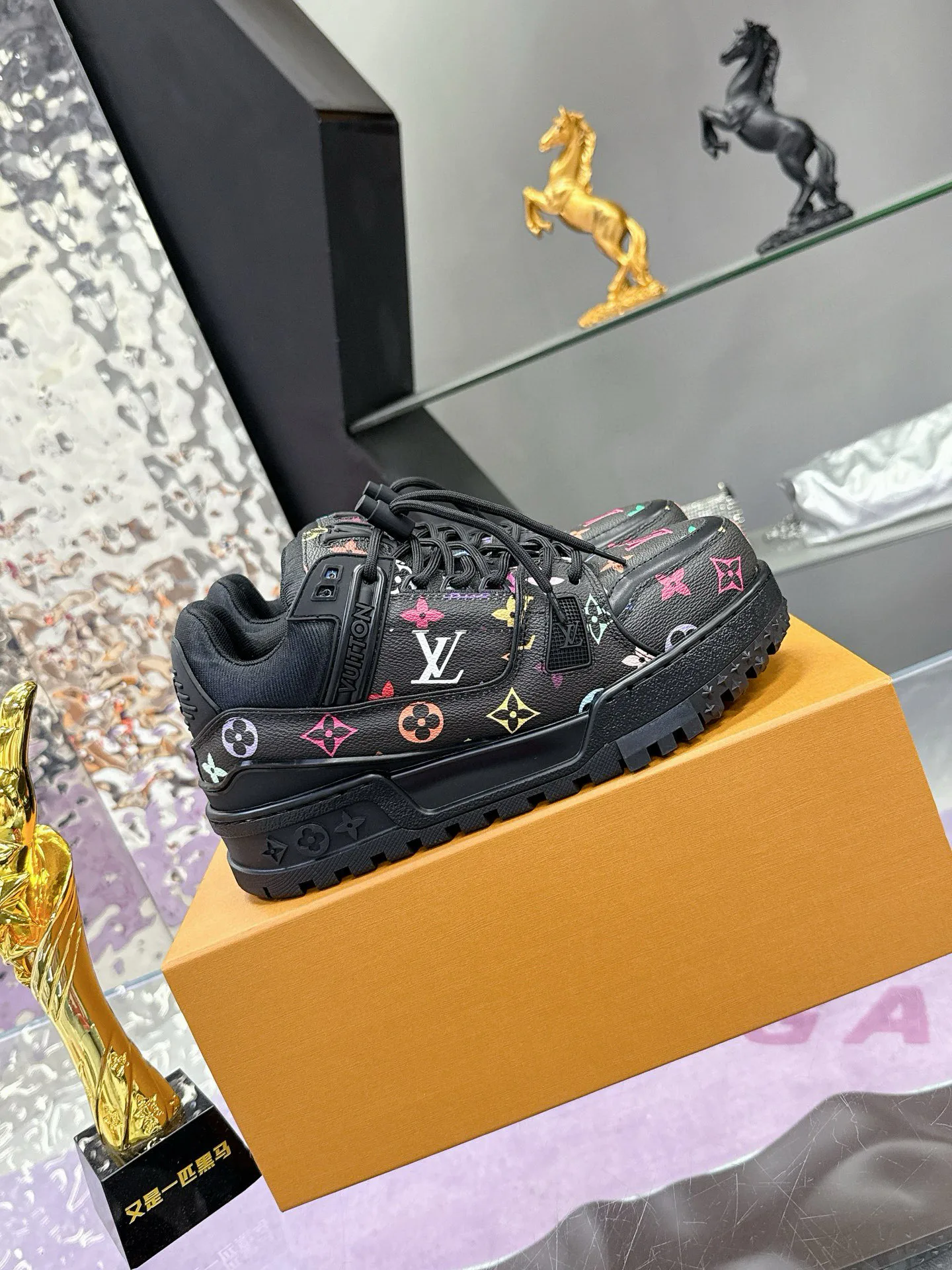 Кроссовки Женские Louis Vuitton 589230