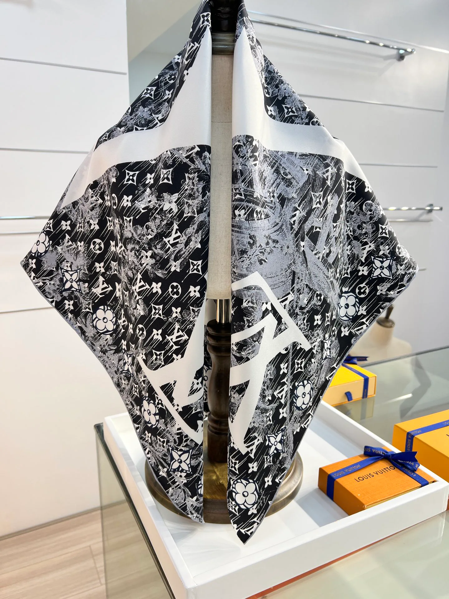 Шарфы Louis Vuitton 1227378