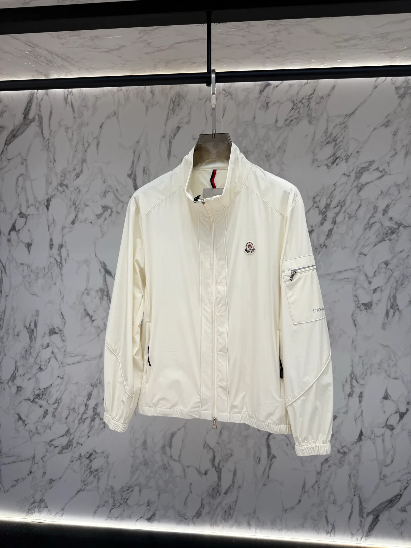 Куртки И Пуховики Мужские Moncler 11520366