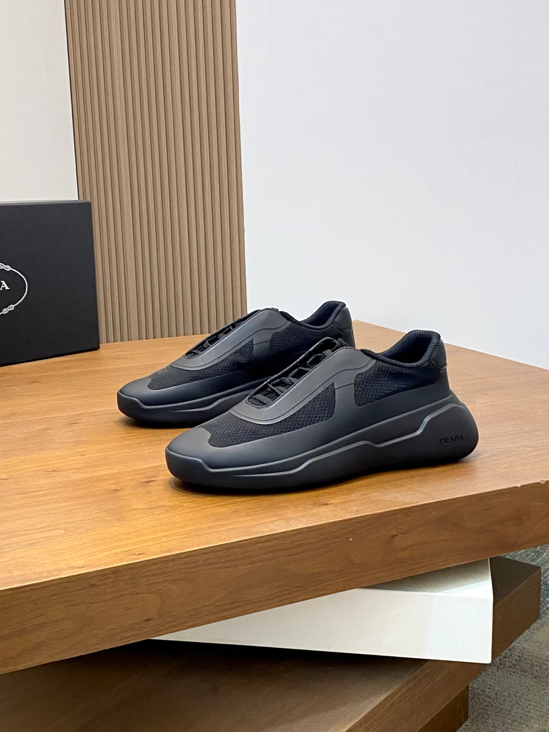 Кроссовки Женские Prada 17227950