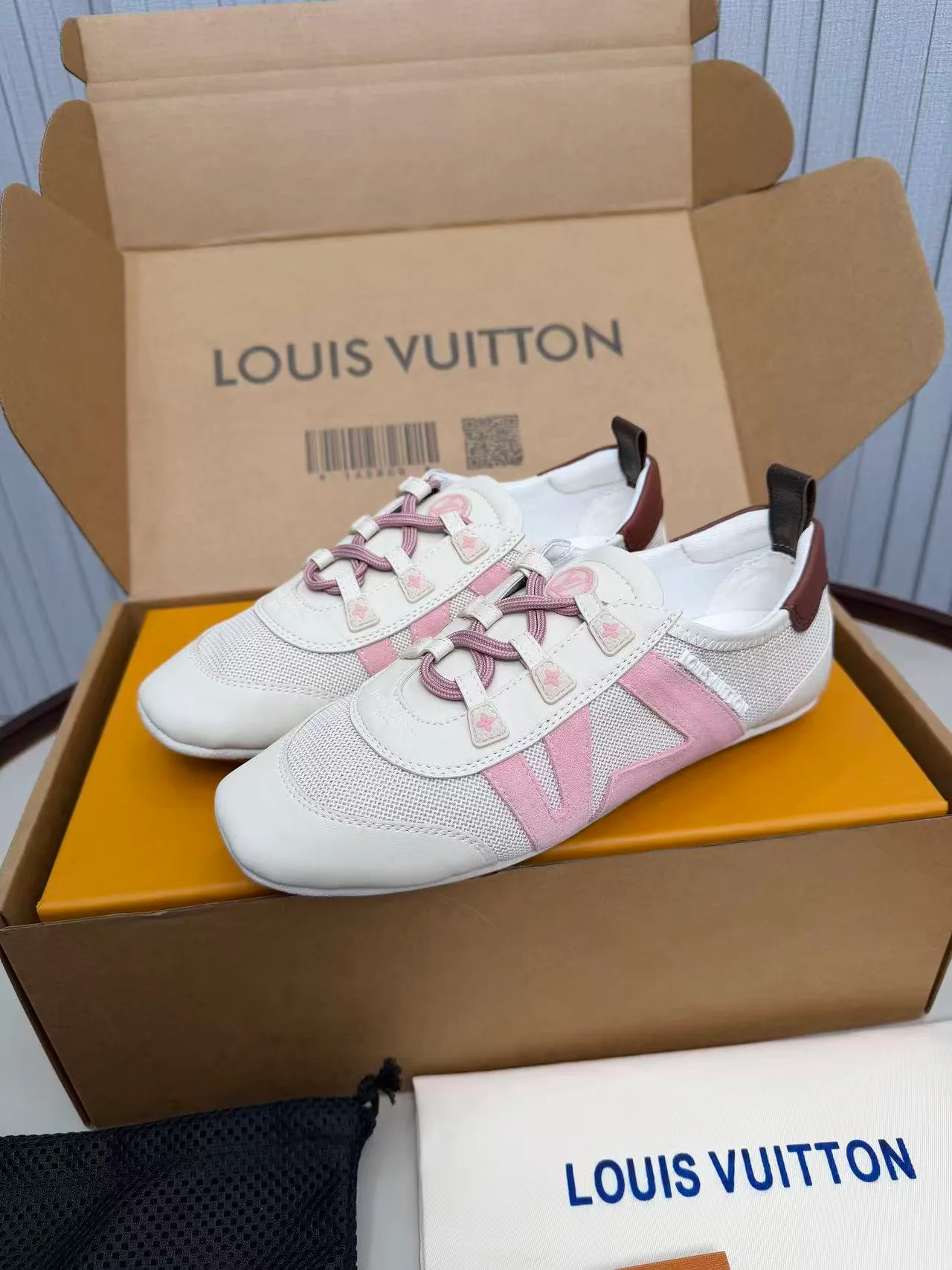 Кроссовки Женские Louis Vuitton 11250658