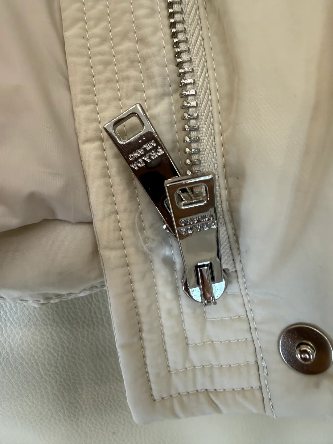 Куртки И Пуховики Женские Prada 18226365