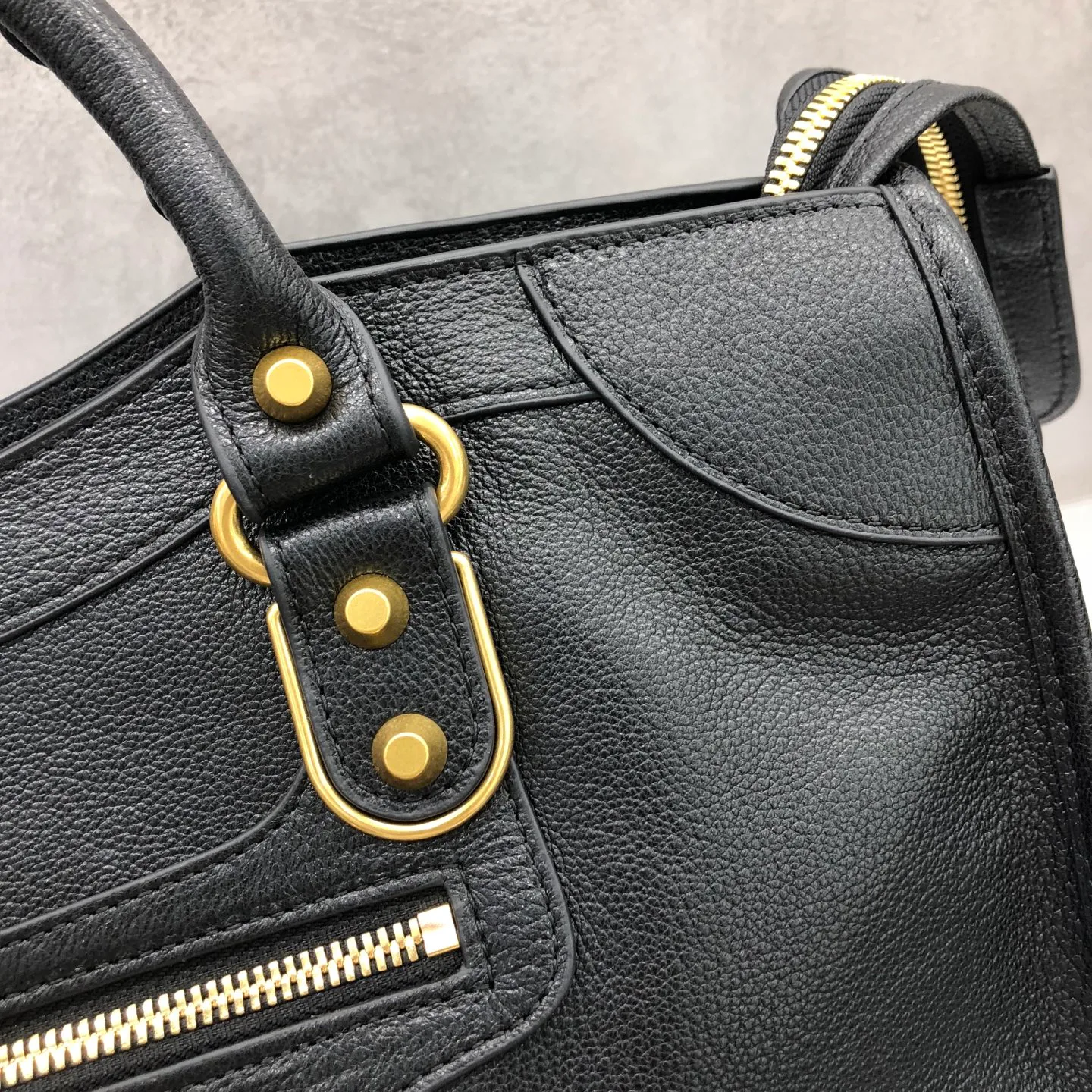 Классические Сумки Женские Balenciaga 18135691