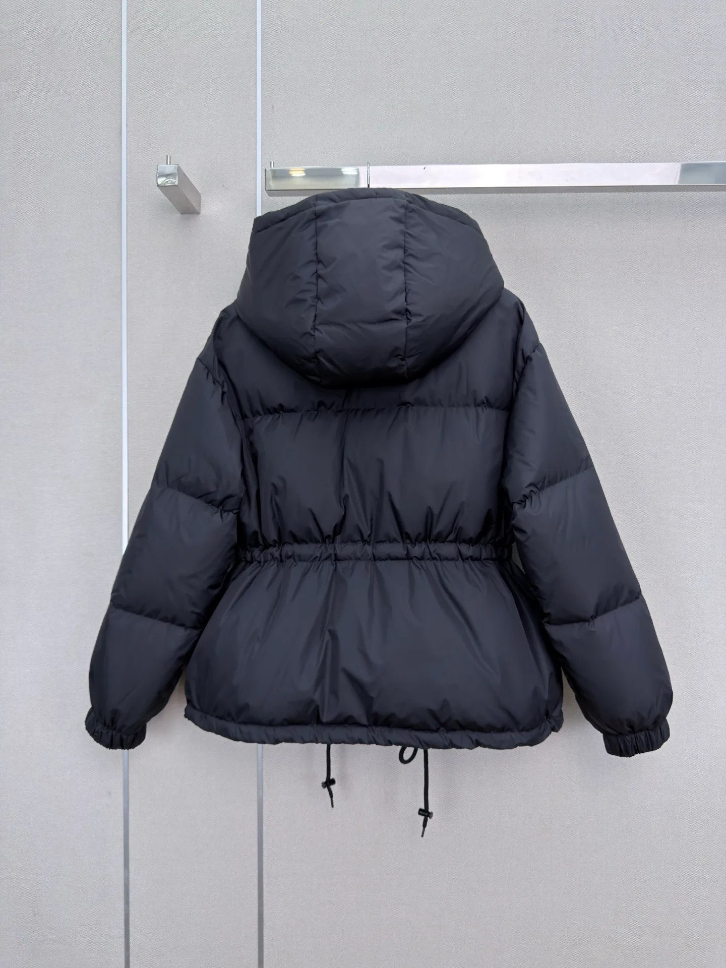 Куртки И Пуховики Женские Prada 18348171