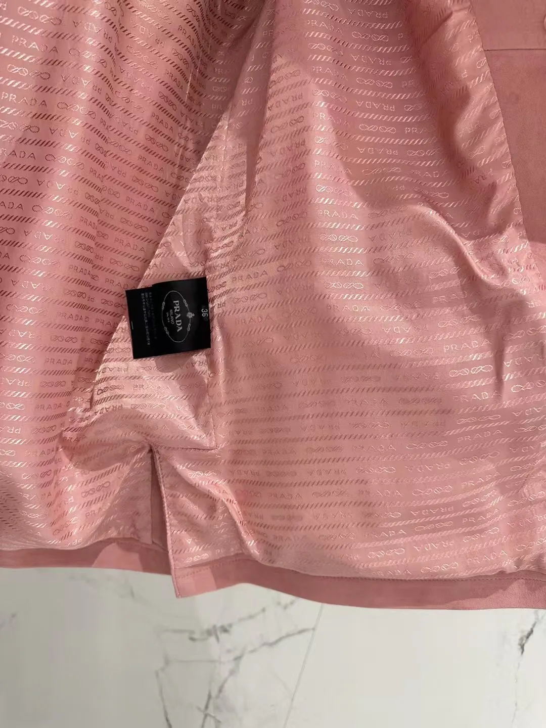 Кожаные Куртки И Дублёнки Женские Prada 13186432