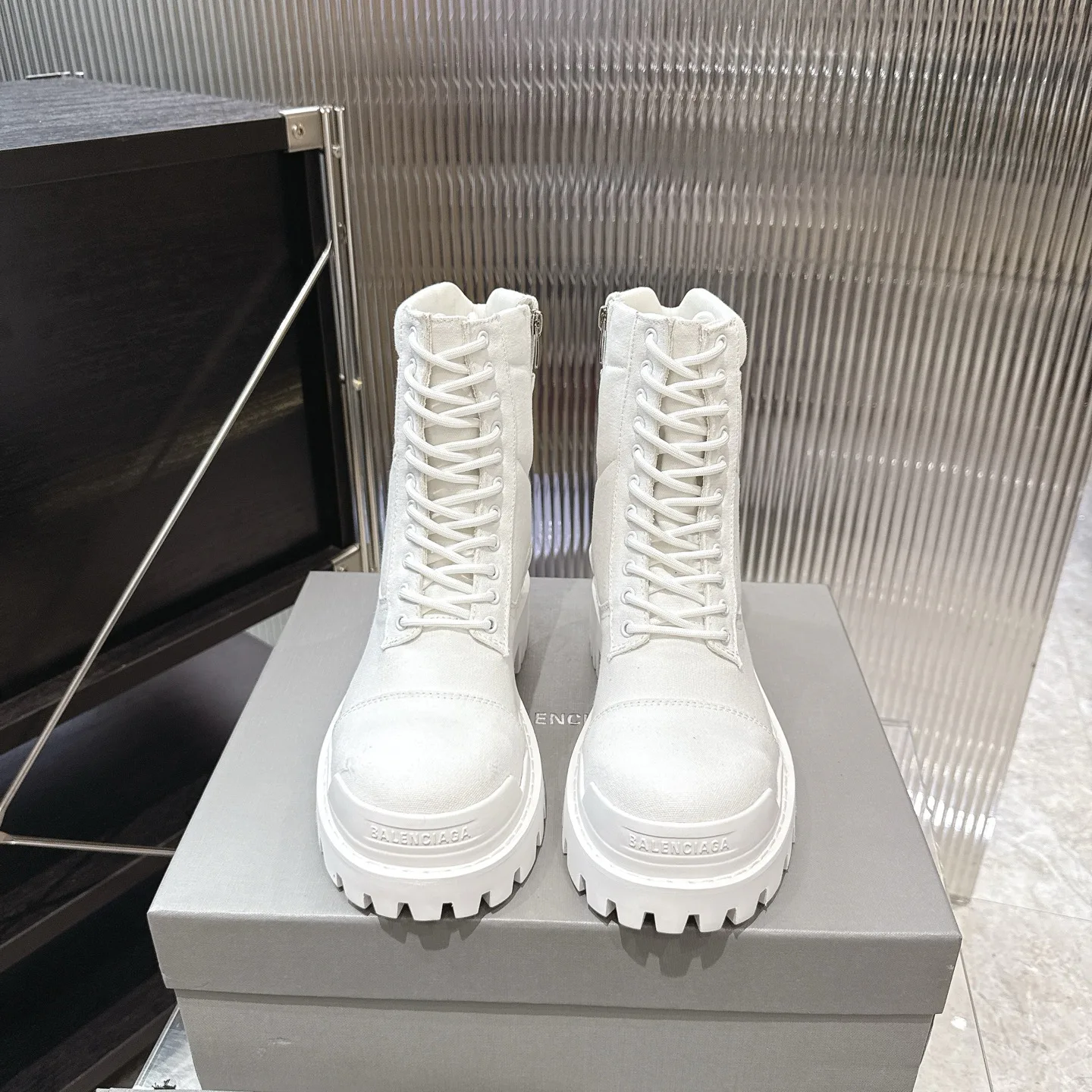 Ботинки Мужские Balenciaga 18598038