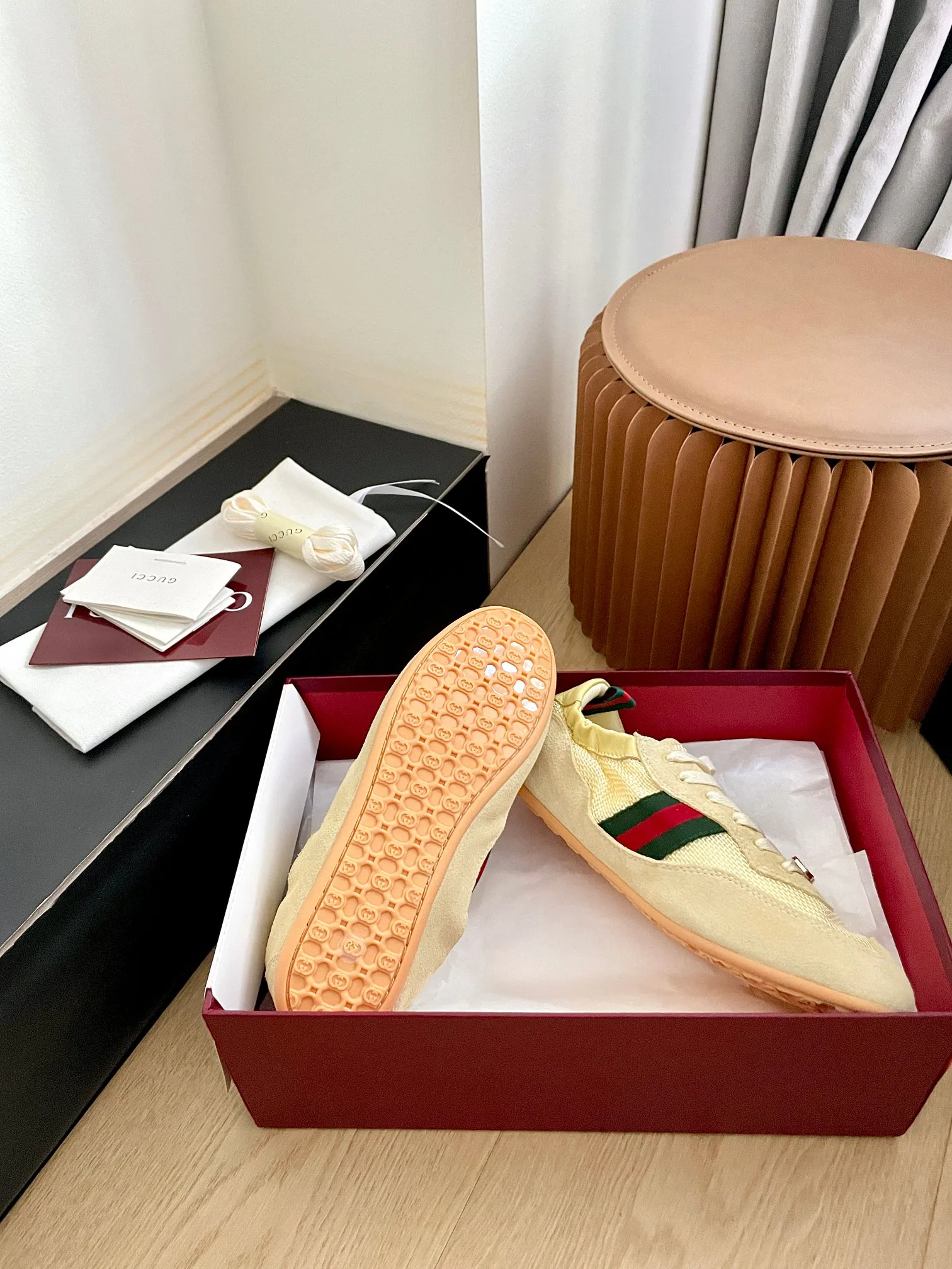 Кроссовки Женские Gucci 941866