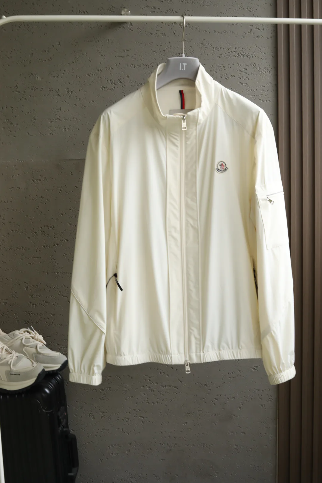 Куртки И Пуховики Мужские Moncler 11424977