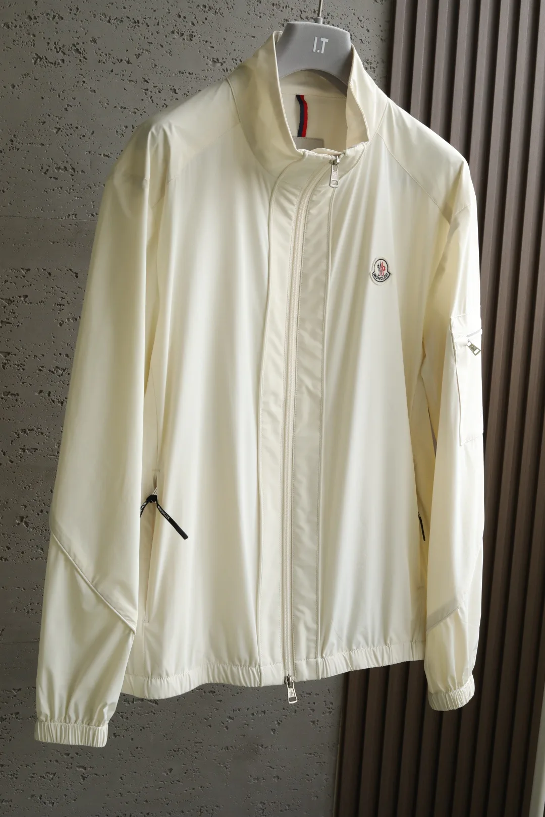 Куртки И Пуховики Мужские Moncler 11424977