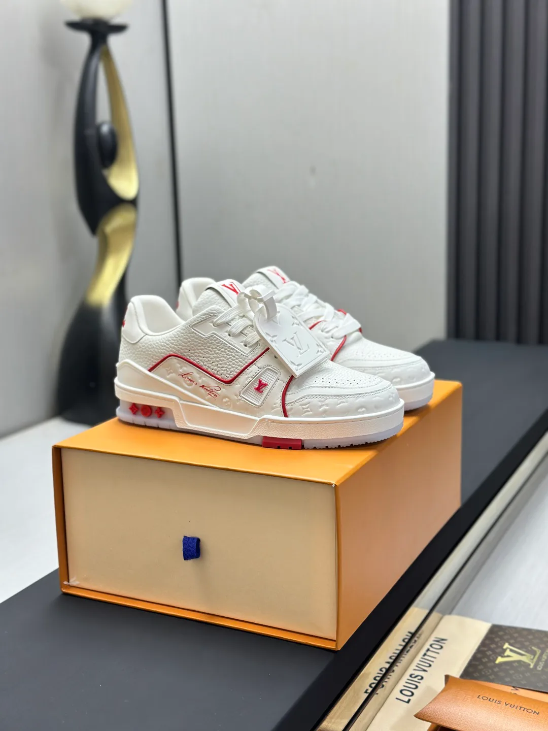 Кроссовки Женские Louis Vuitton 10646373