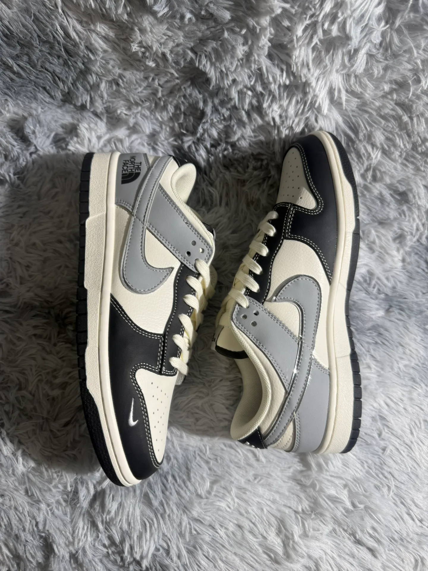 Кроссовки Женские Nike