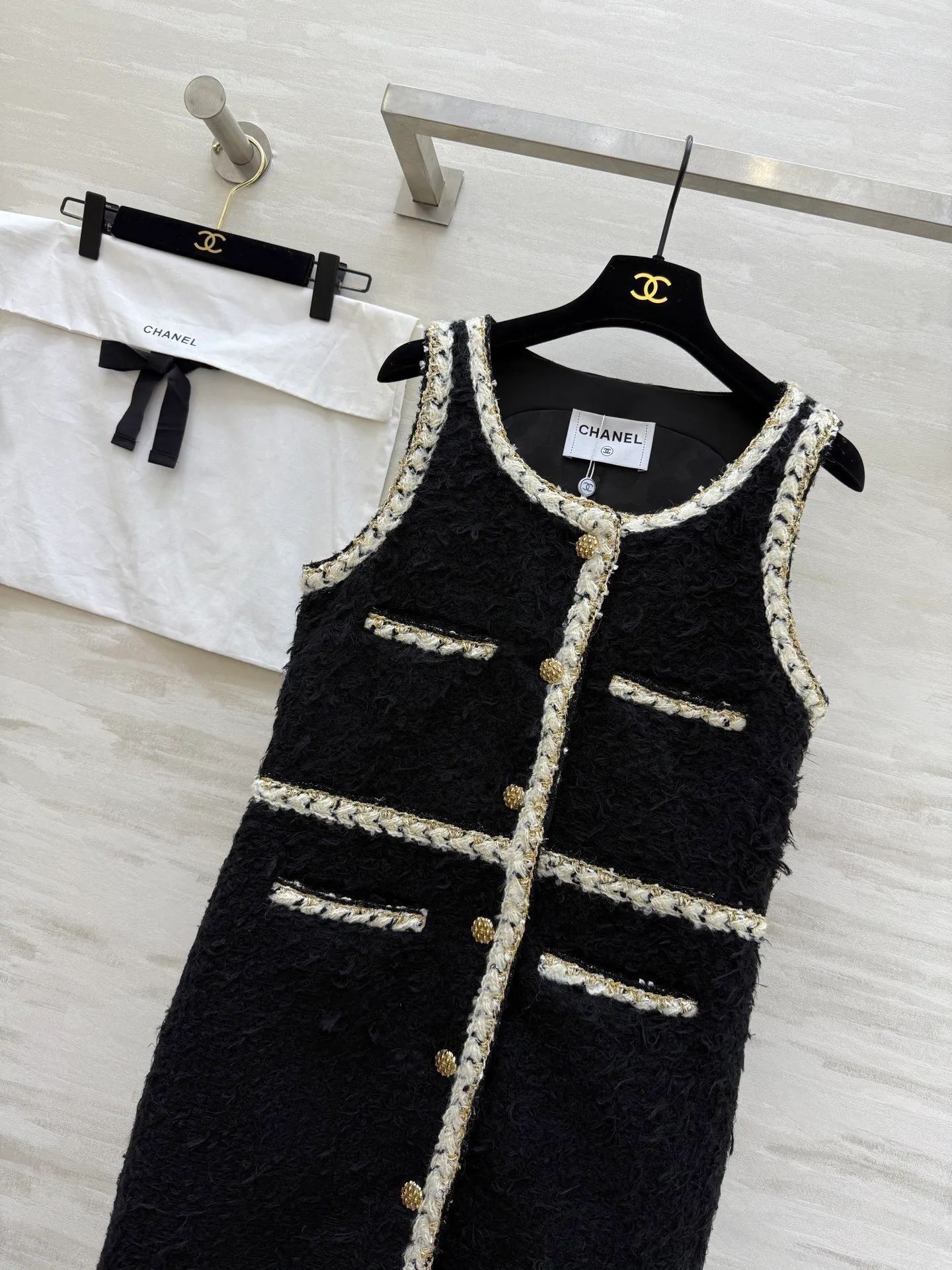 Жилеты Женские Chanel 10088703