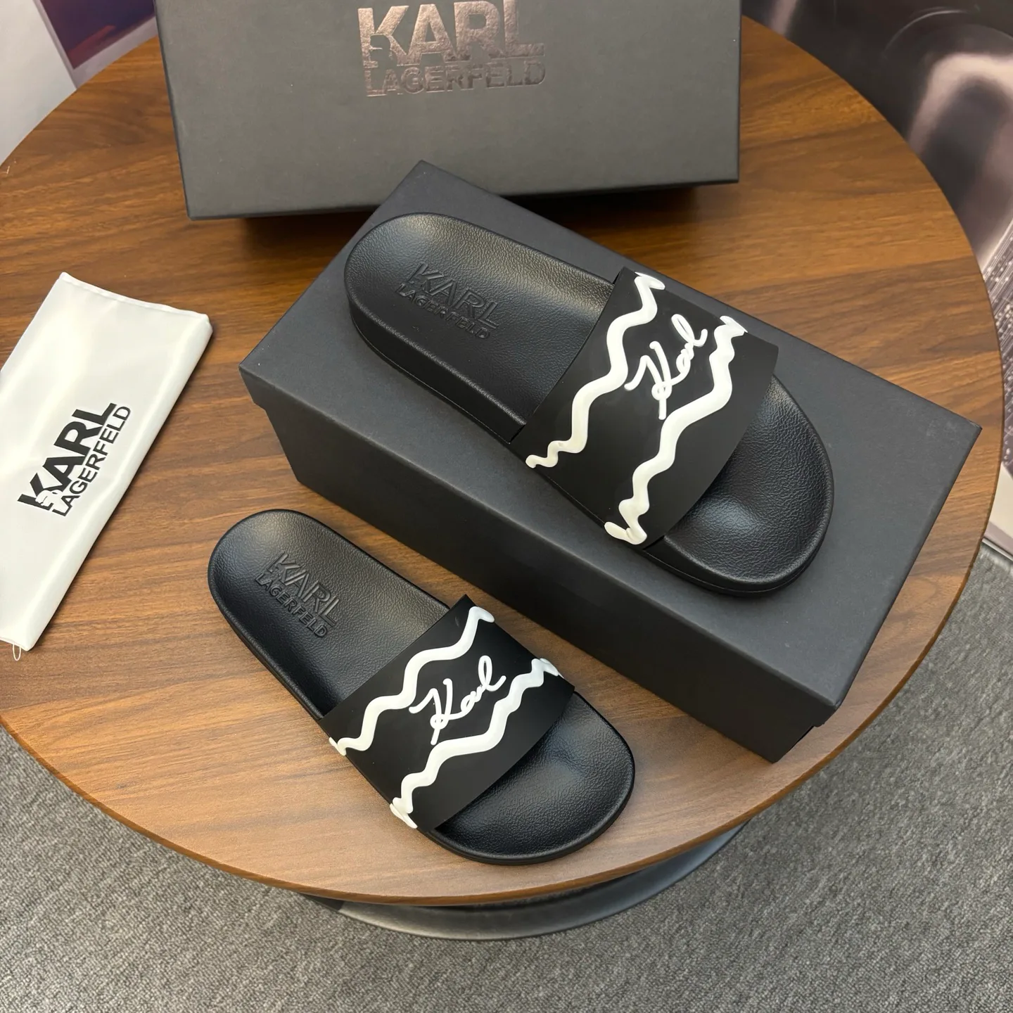 Шлепанцы Женские Karl Lagerfeld 11001548