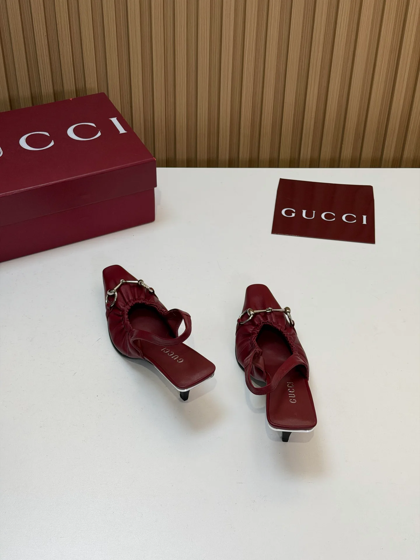 Туфли Женские Gucci 17903786