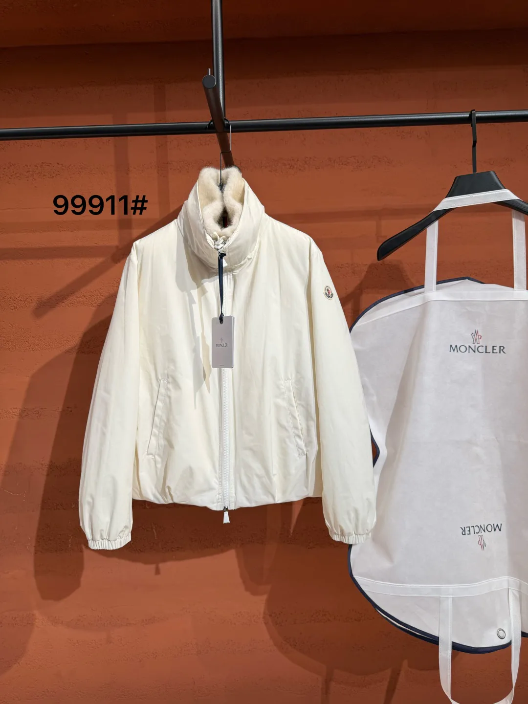 Куртки И Пуховики Женские Moncler 19579913