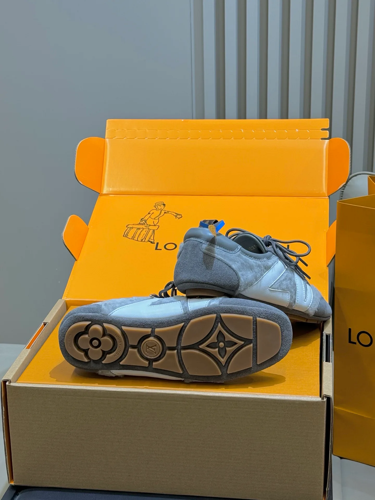 Кроссовки Женские Louis Vuitton 870531