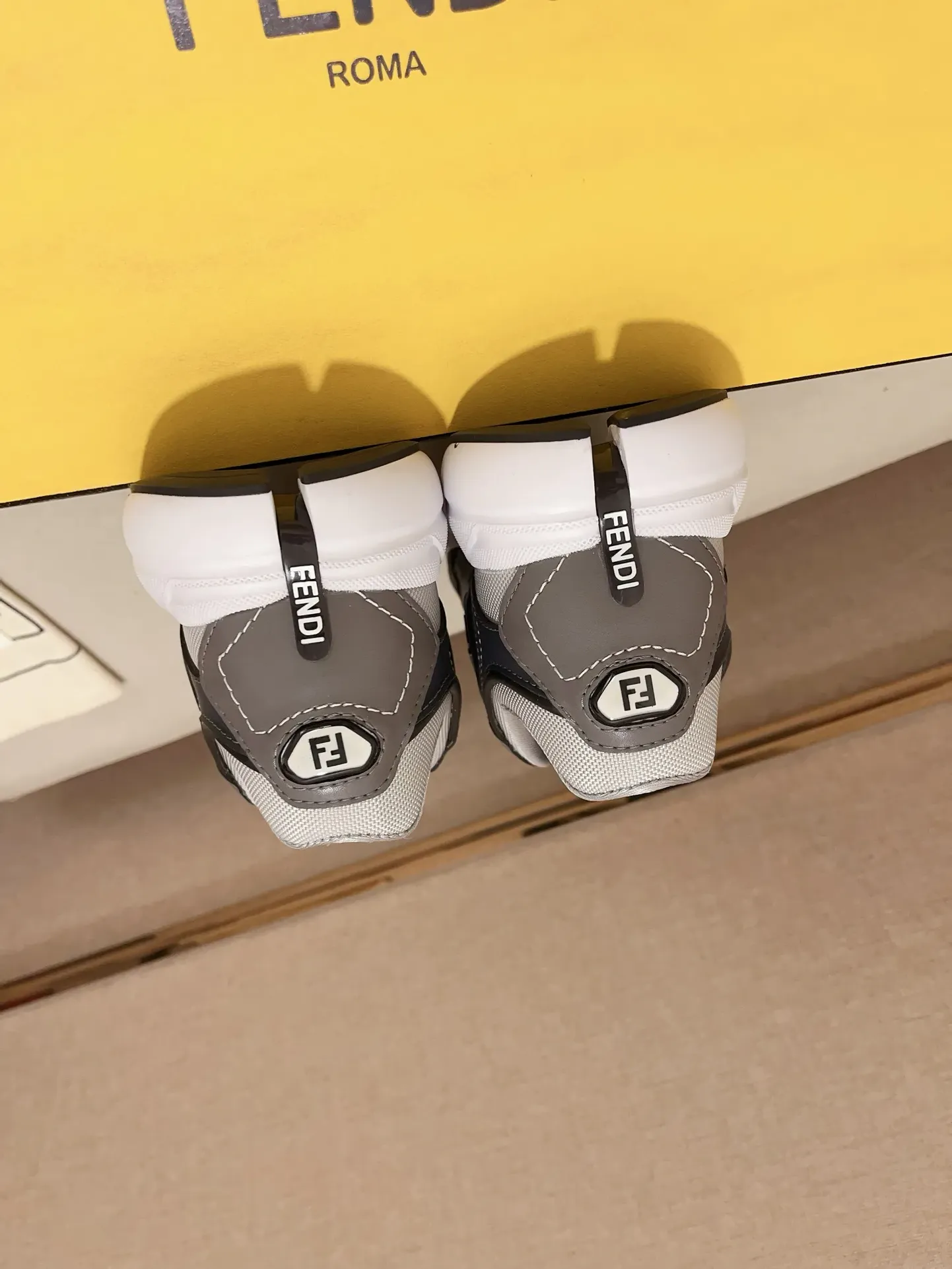 Кроссовки Мужские Fendi 1062358