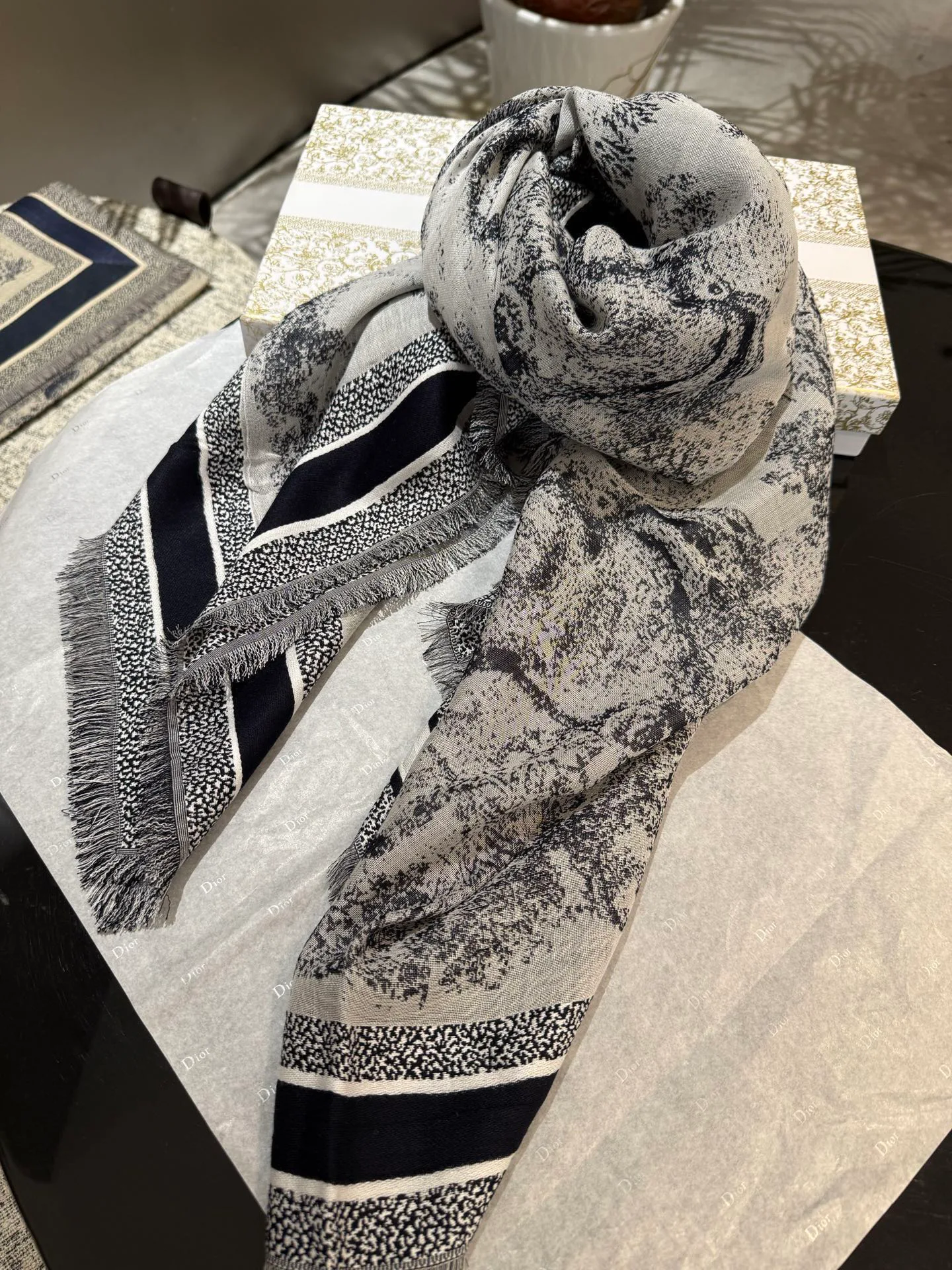 Шарфы Christian Dior 17448571