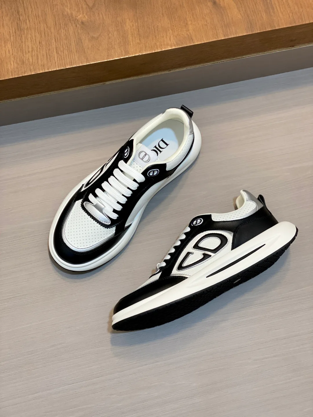 Кроссовки Мужские Christian Dior 18078820