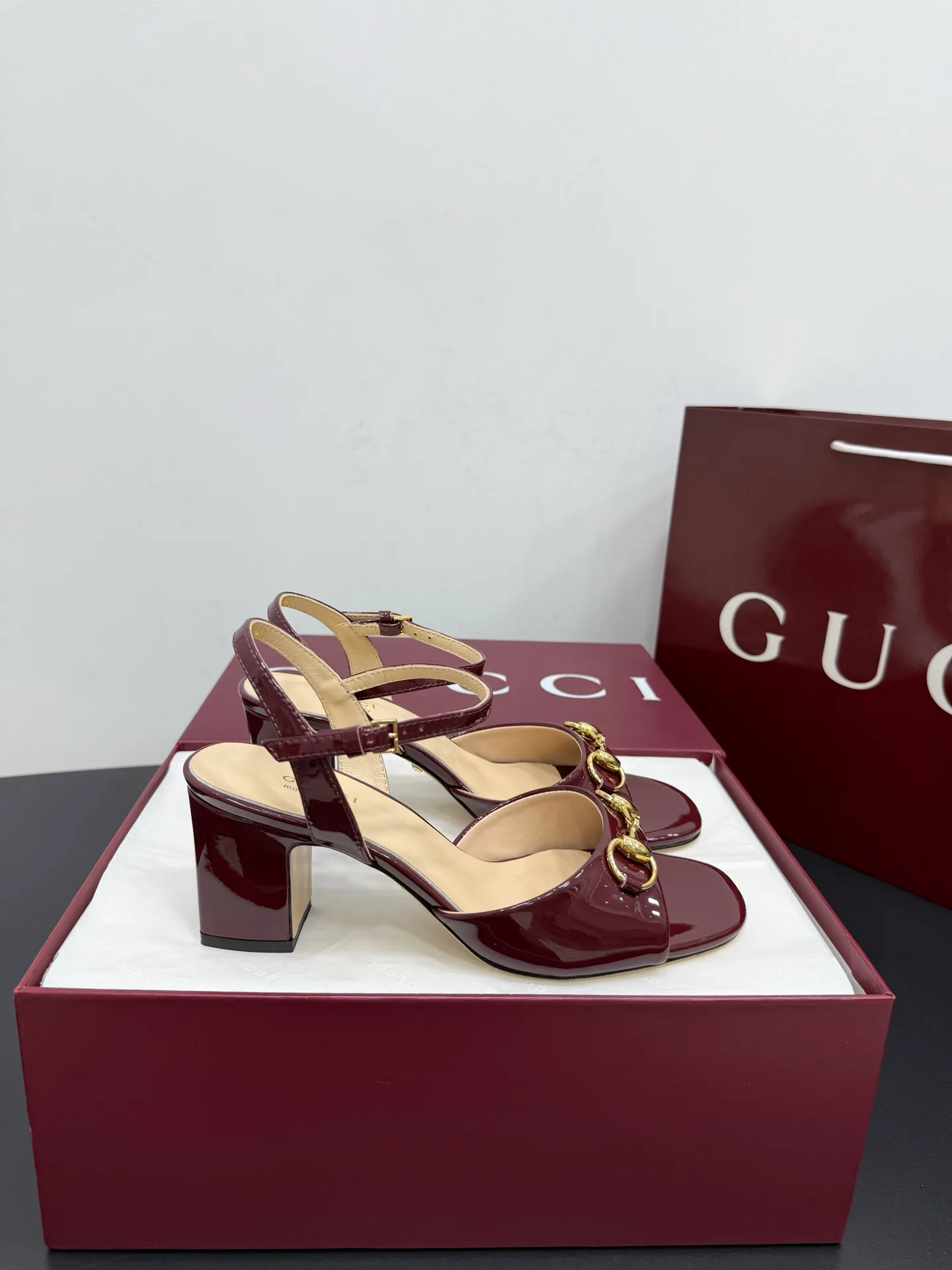 Босоножки Женские Gucci 882849