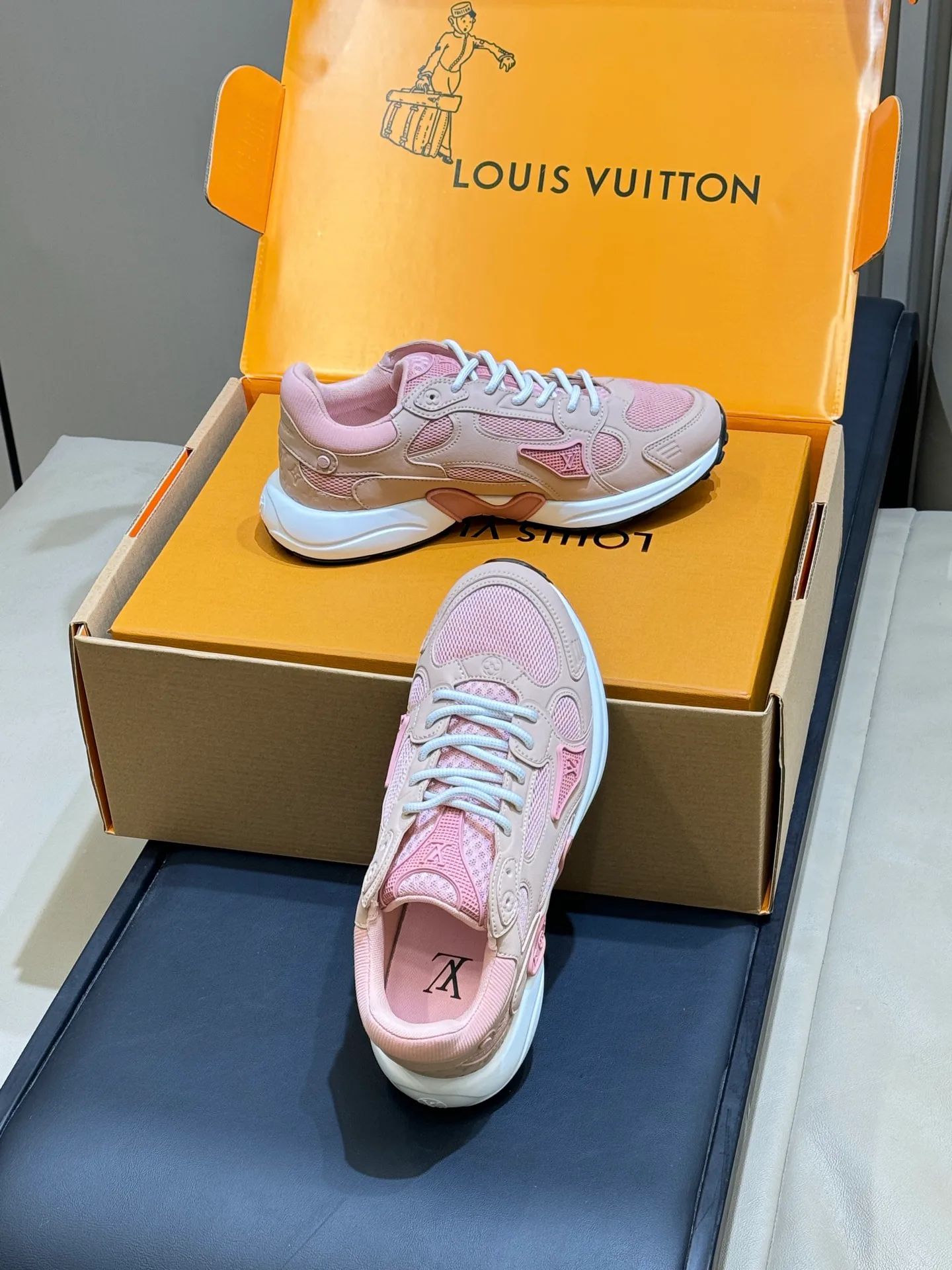 Кроссовки Женские Louis Vuitton 11269987