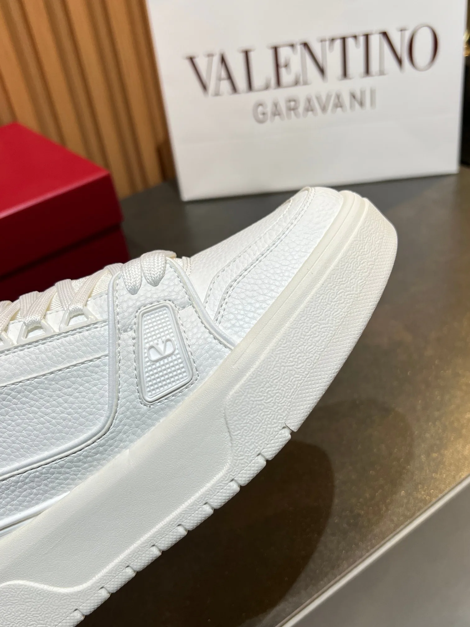 Кроссовки Женские Valentino 11575960