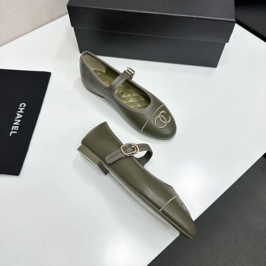 Туфли Женские Chanel 18083713