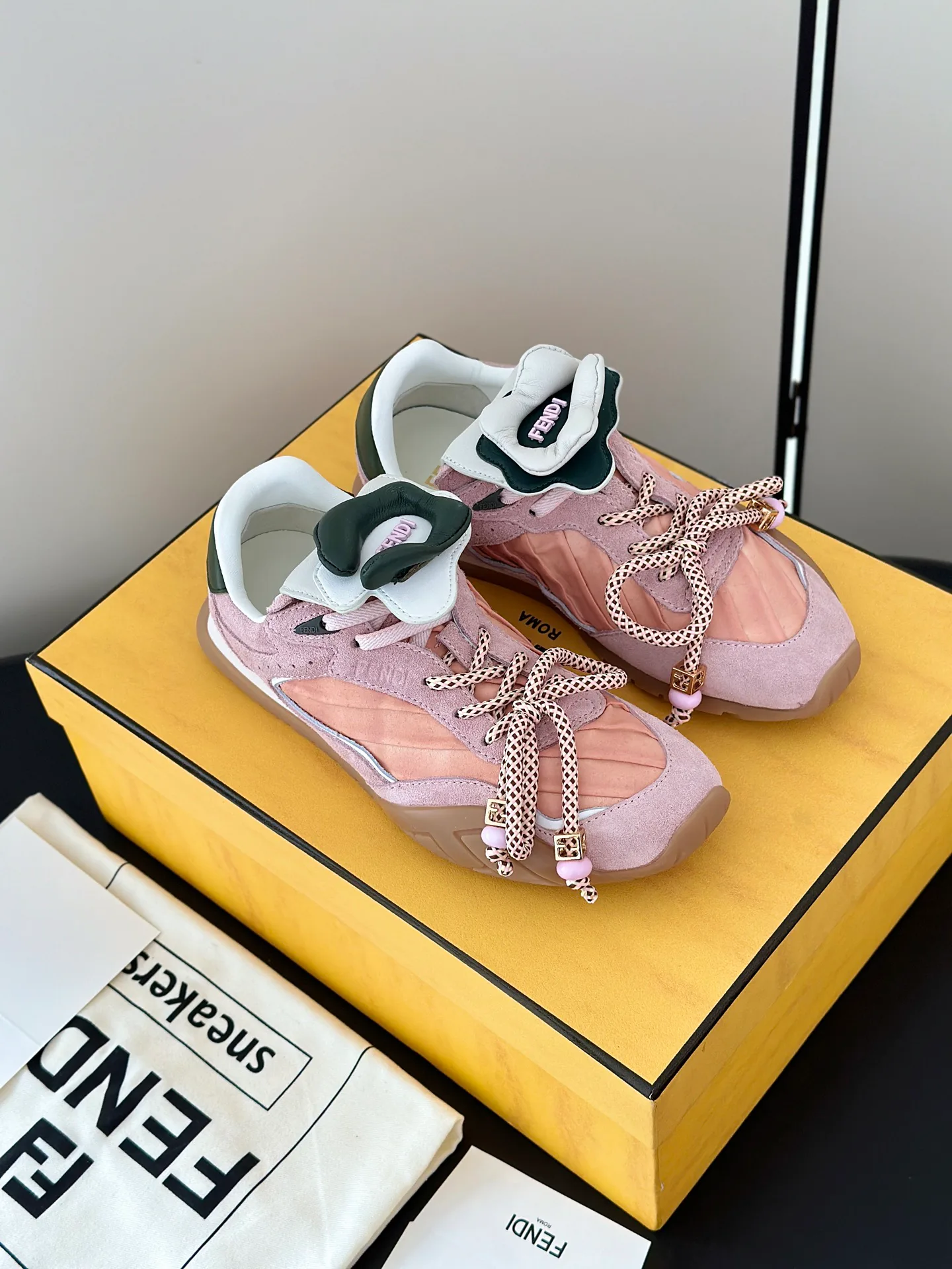 Кроссовки Женские Fendi 11886714