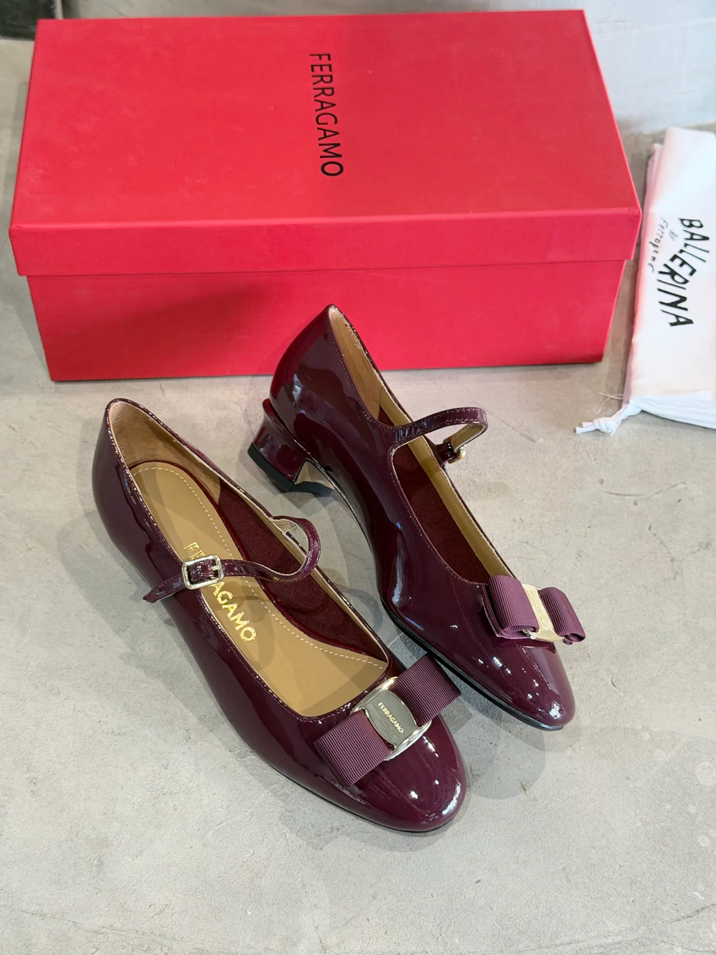 Туфли Женские Salvatore Ferragamo 11675393